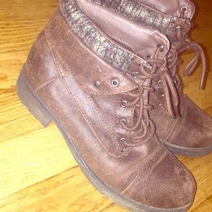 Boots!